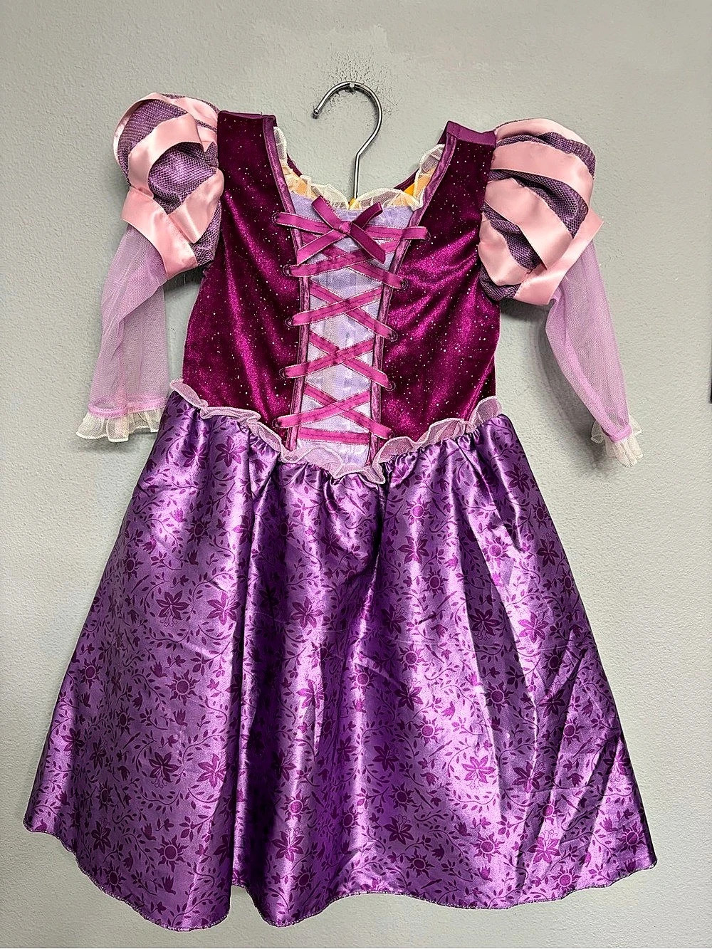 Disney Store Princess Rapunzel Deluxe Costume Dress - Toddler Size 3Т